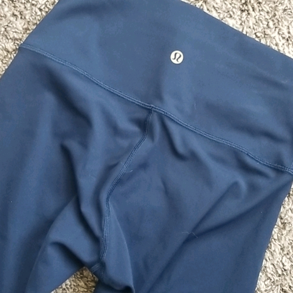 Lululemon Wunder Under Cropped Navy Size 4